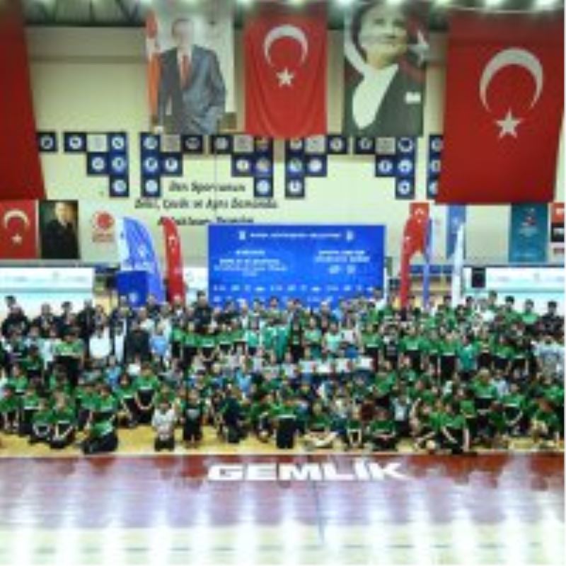 Gemlik Basketbol’a Bursasu desteği