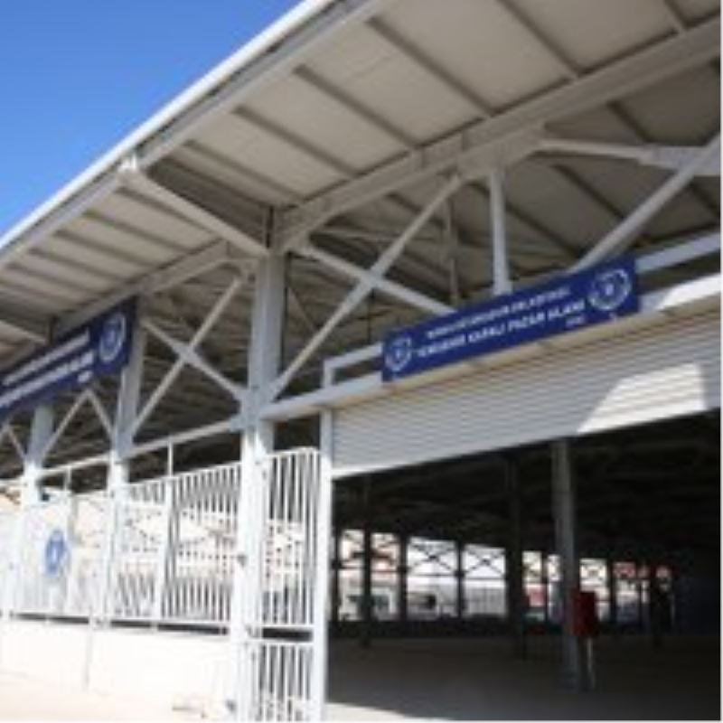 Yenişehir pazar alanında sona doğru