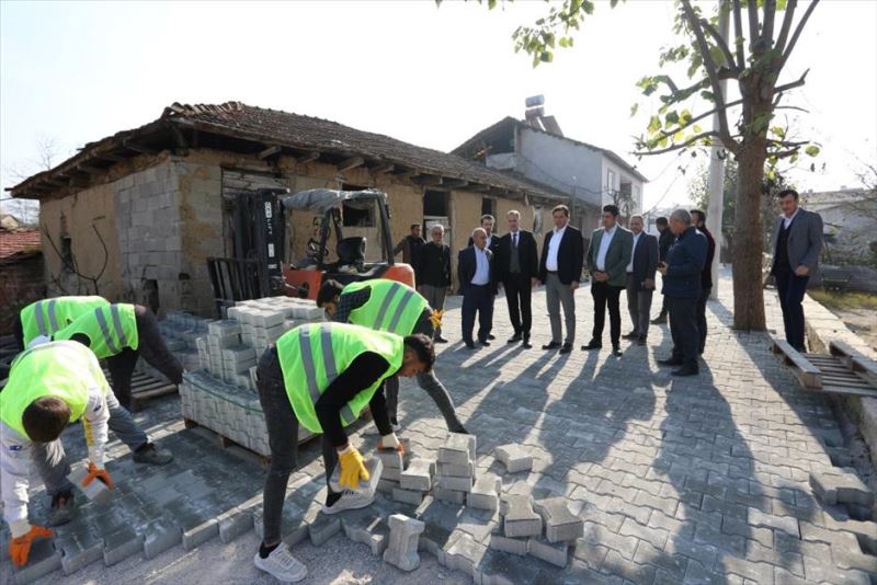 Kırsal Mahallelerde Hizmet Atağı Sürüyor