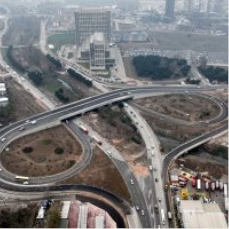 Adliye Kavşağı’nda trafik yolunda