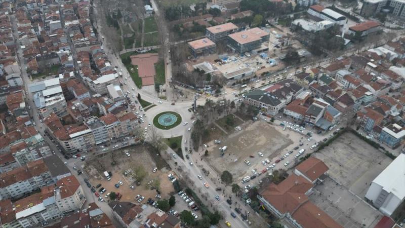 İnegöl’ün Yeni Meydanında Çalışmalar Başlıyor