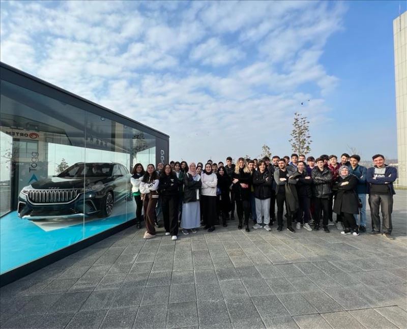 Öğrenciler İnegöl Belediyesi İle Bilişim Vadisini Keşfediyor