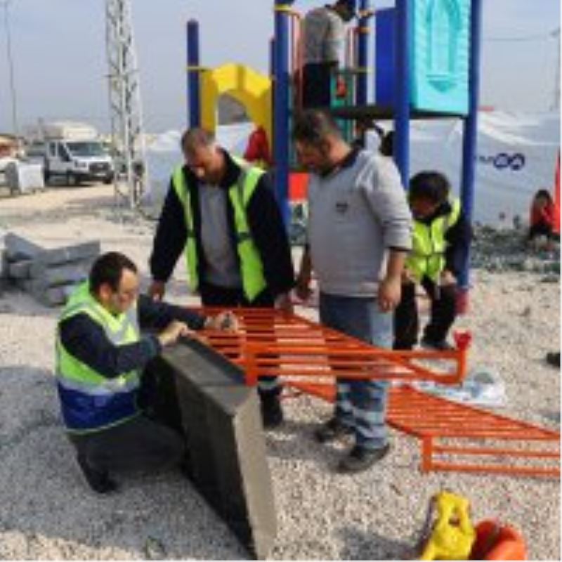 Büyükşehir’den depremzede çocuklara oyun parkı