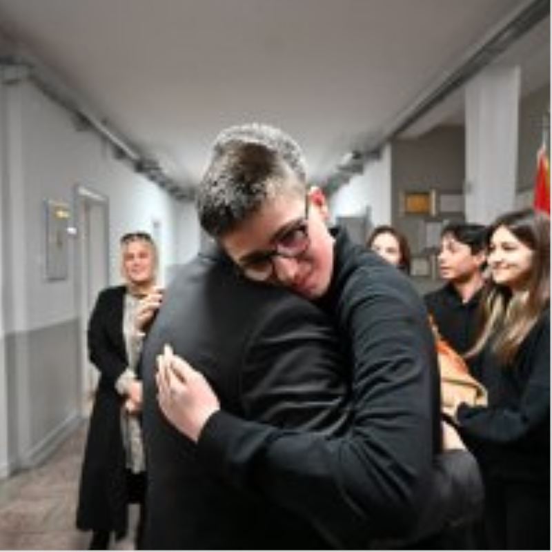 Liseli gençlerden deprem bölgesine anlamlı destek