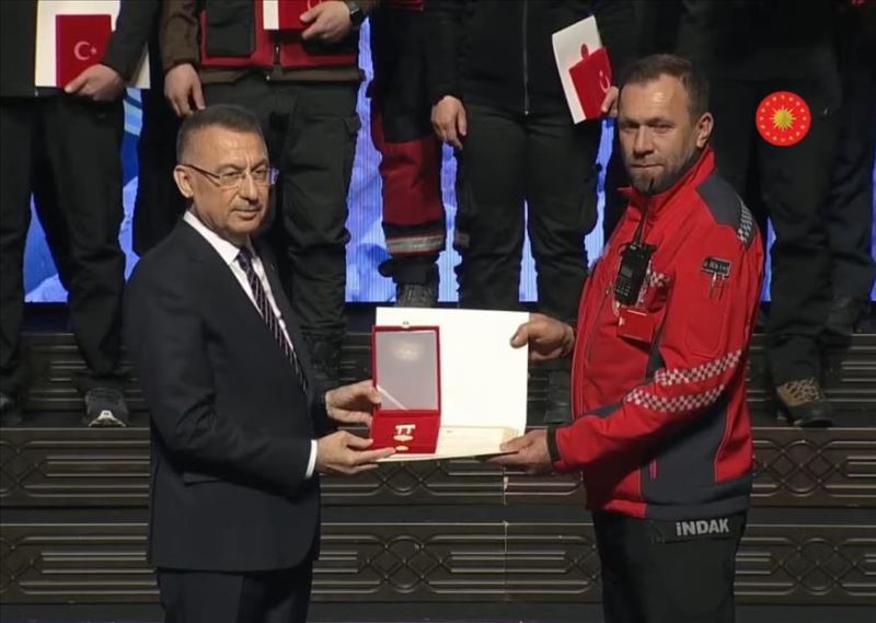 İndak’a Büyük Onur