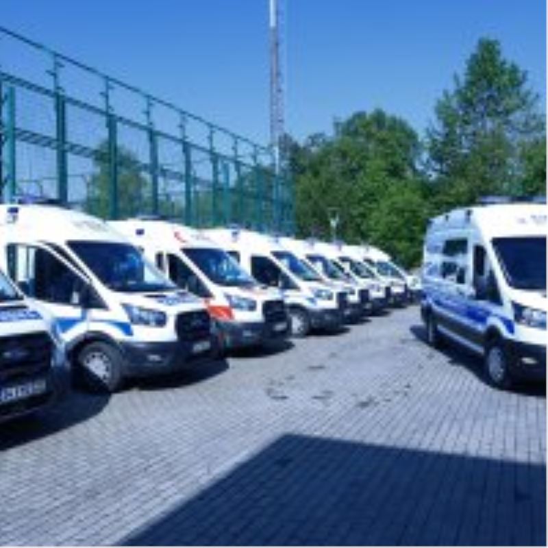 Ambulansla okula, sedye ile sandığa