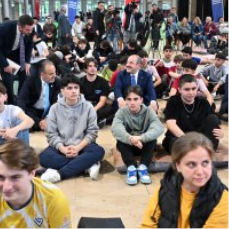 Bakan Varank ödülleri ikiye katladı