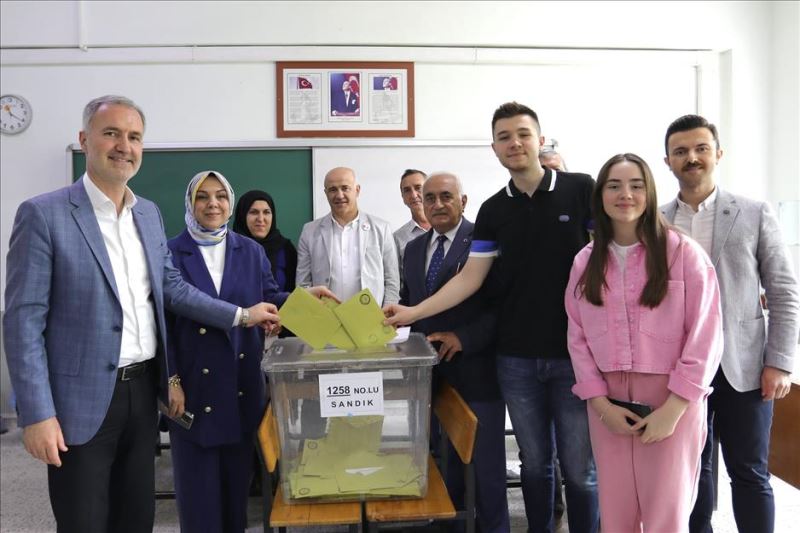 Ülkemiz Yatırımlarını Büyütmeye Devam Edecek