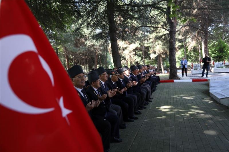 15 Temmuz Anma Programları Şehitlik Ziyaretiyle Başladı