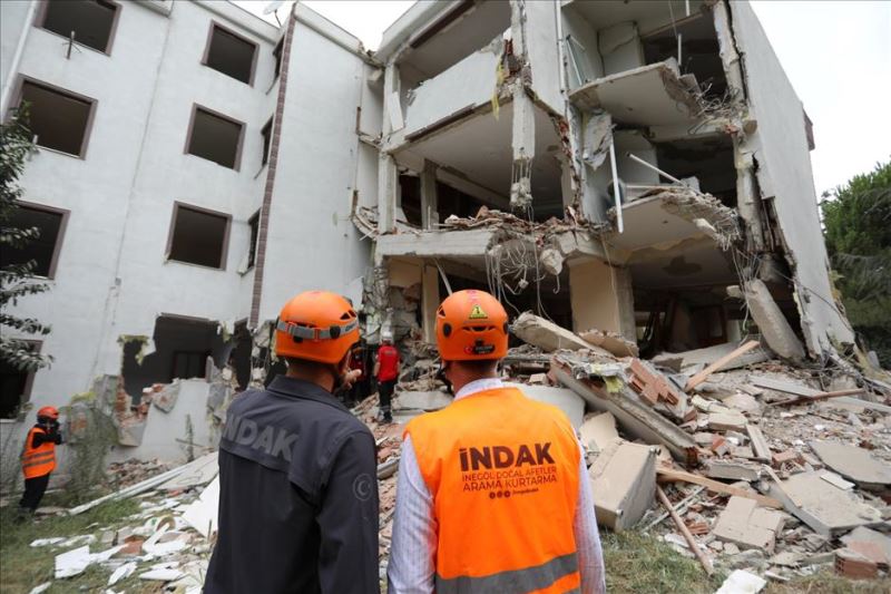 Gerçeğini Aratmayan Deprem Tatbikatı Videosuyla Da Gündem Oldu