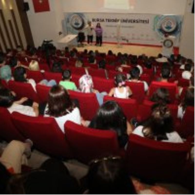 Bağımlılık tiyatro ile anlatıldı