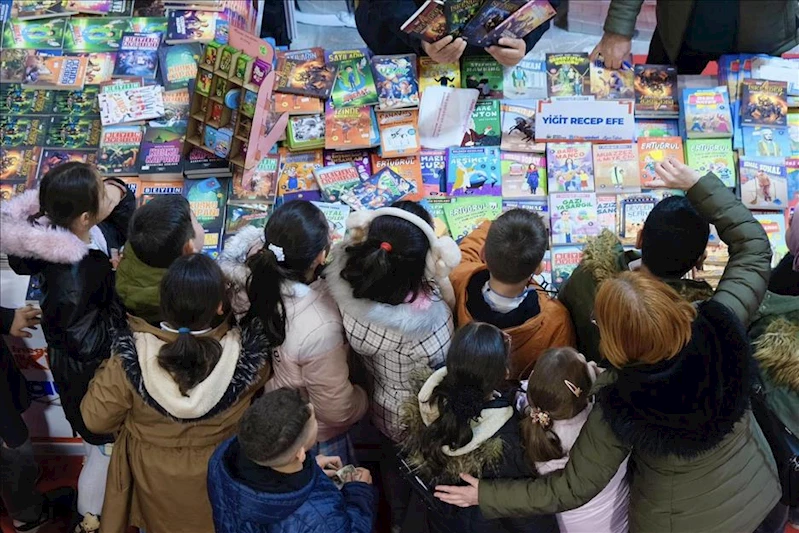 İnegöl’de Kitap Günleri Coşkusu Sürüyor
