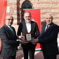 6 asırlık türbenin ‘puşide örtüsü’ yenilendi