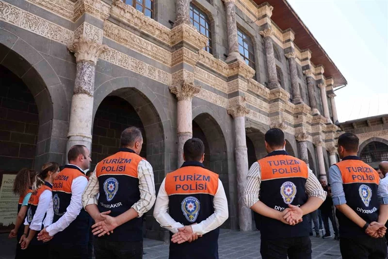 Diyarbakır’da “Turizm Polisi” Ekipleri Görev Başında: 5 Dilde Hizmet