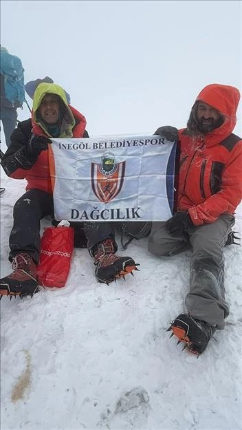 İnegöllü Dağcılar, Ağrı Dağı’na Tırmandılar