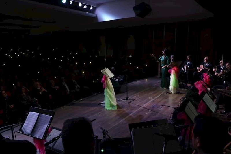 Türk Sanat Müziği Korosundan Muhteşem Performans